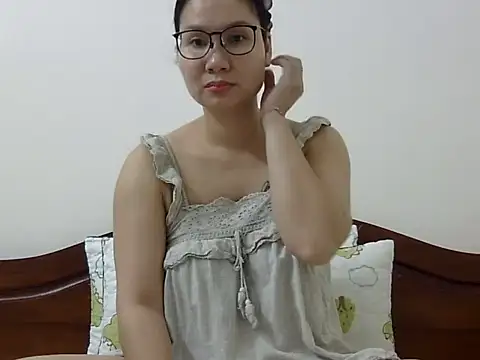 Snapshot of Kiko_sunflower chatting on September 29, 2025, 4:19 am Kiko sunflower online show from September 29, 2025, 4:19 am