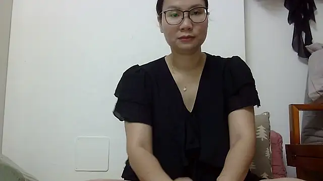 Snapshot of Kiko_sunflower chatting on July 5, 2026, 4:52 am Kiko sunflower online show from July 5, 2026, 4:52 am