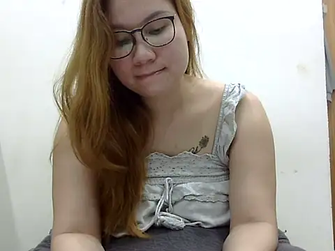 Snapshot of Kiko_sunflower chatting on March 5, 2025, 4:02 am Kiko sunflower online show from March 5, 2025, 4:02 am