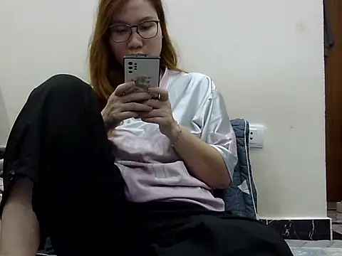 Snapshot of Kiko_sunflower chatting on March 6, 2025, 3:57 am Kiko sunflower online show from March 6, 2025, 3:57 am