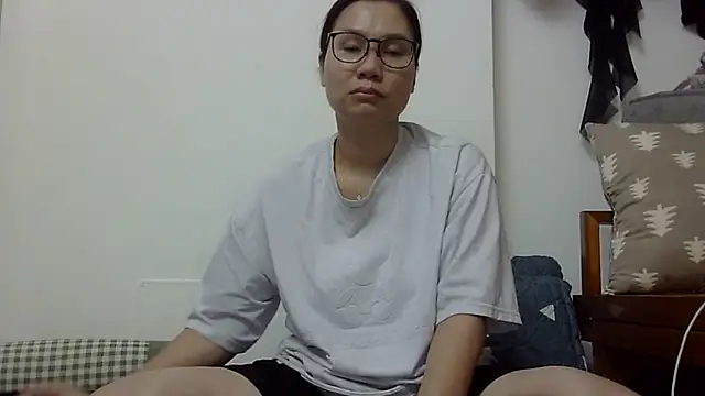Snapshot of Kiko_sunflower chatting on July 9, 2026, 4:13 am Kiko sunflower online show from July 9, 2026, 4:13 am