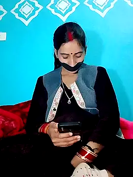 Snapshot of Pahadi_couple chatting on November 14, 2025, 7:23 am Pahadi couple online show from November 14, 2025, 7:23 am