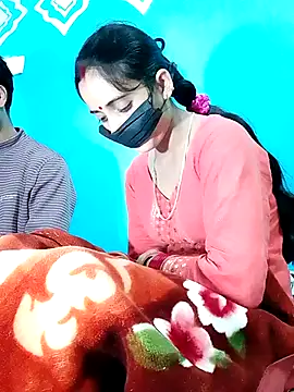 Snapshot of Pahadi_couple chatting on November 8, 2025, 6:44 pm Pahadi couple online show from November 8, 2025, 6:44 pm