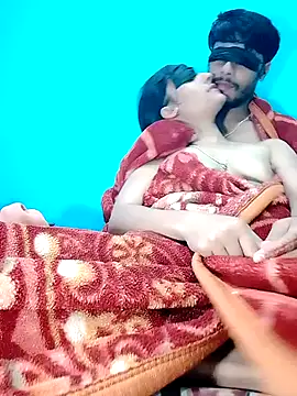 Snapshot of Pahadi_couple chatting on October 18, 2025, 5:26 pm Pahadi couple online show from October 18, 2025, 5:26 pm