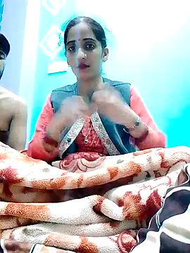 Snapshot of Pahadi_couple chatting on October 8, 2025, 3:35 pm Pahadi couple online show from October 8, 2025, 3:35 pm