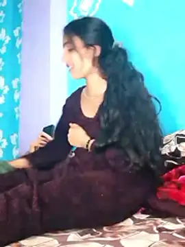 Snapshot of Pahadi_couple chatting on December 13, 2025, 8:04 pm Pahadi couple online show from December 13, 2025, 8:04 pm