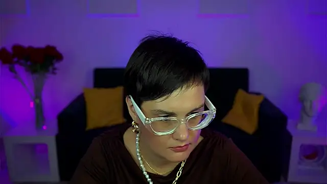 Snapshot of LauraDavidsons chatting on November 22, 2025, 8:08 pm LauraDavidsons online show from November 22, 2025, 8:08 pm