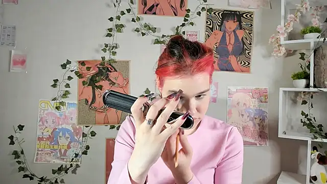 Snapshot of MauraSpurrier chatting on October 12, 2025, 7:26 pm MauraSpurrier online show from October 12, 2025, 7:26 pm