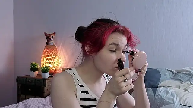 Snapshot of MauraSpurrier chatting on October 17, 2025, 7:15 pm MauraSpurrier online show from October 17, 2025, 7:15 pm