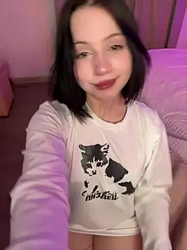 Snapshot of YourLittleDevil chatting on April 25, 2026, 8:28 am YourLittleDevil online show from April 25, 2026, 8:28 am