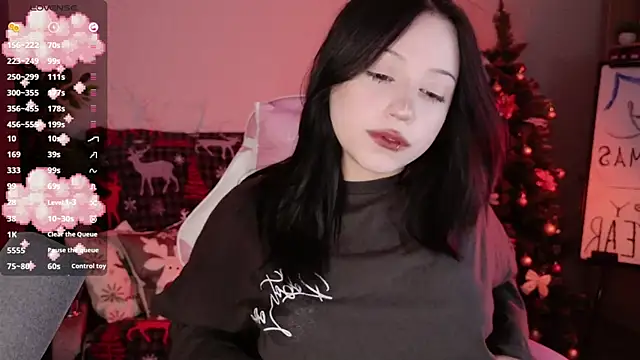 Snapshot of YourLittleDevil chatting on December 17, 2025, 1:27 pm YourLittleDevil online show from December 17, 2025, 1:27 pm