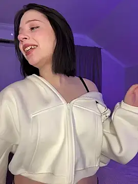 Snapshot of YourLittleDevil chatting on May 19, 2026, 6:20 am YourLittleDevil online show from May 19, 2026, 6:20 am