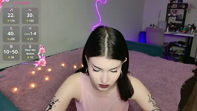 Snapshot of Alice18James chatting on December 14, 2025, 6:35 pm Alice18James online show from December 14, 2025, 6:35 pm