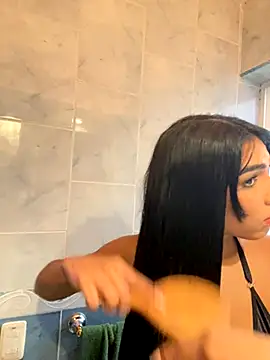 Snapshot of VeronicaSaenzx chatting on November 23, 2025, 9:36 pm VeronicaSaenzx online show from November 23, 2025, 9:36 pm