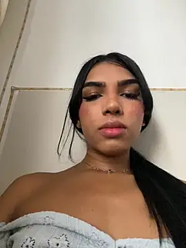 Snapshot of VeronicaSaenzx chatting on November 7, 2025, 6:23 pm VeronicaSaenzx online show from November 7, 2025, 6:23 pm