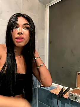 Snapshot of VeronicaSaenzx chatting on November 6, 2025, 11:20 pm VeronicaSaenzx online show from November 6, 2025, 11:20 pm