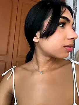 Snapshot of VeronicaSaenzx chatting on December 4, 2025, 8:52 pm VeronicaSaenzx online show from December 4, 2025, 8:52 pm