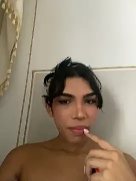 Snapshot of VeronicaSaenzx chatting on November 10, 2025, 8:47 pm VeronicaSaenzx online show from November 10, 2025, 8:47 pm