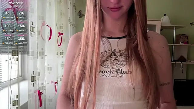 SweetJinny88 online show from December 22, 2025, 7:41 am