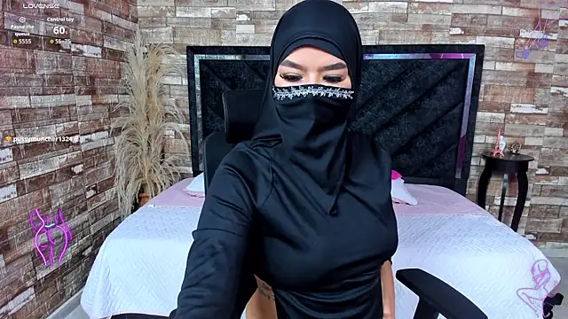 Snapshot of Amal_Bakir chatting on November 30, 2025, 12:44 am Amal Bakir online show from November 30, 2025, 12:44 am