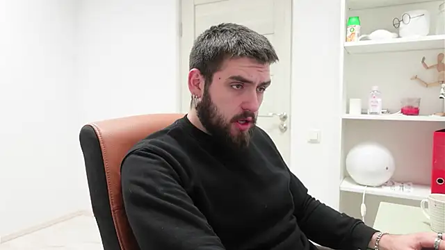 Snapshot of Mike_Platano chatting on November 27, 2025, 9:04 pm Mike Platano online show from November 27, 2025, 9:04 pm