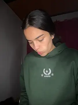 Snapshot of blinkiii_ chatting on November 20, 2025, 12:33 am blinkiii online show from November 20, 2025, 12:33 am