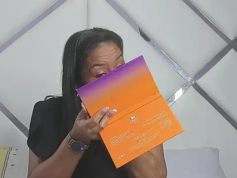VictoriaSanz online show from September 28, 2025, 1:56 am