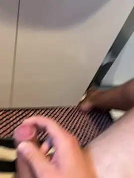 Snapshot of young_dick04 chatting on December 14, 2025, 11:05 am young dick04 online show from December 14, 2025, 11:05 am