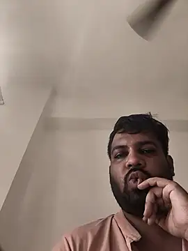 vinay smalldick online show from April 25, 2026, 2:58 am