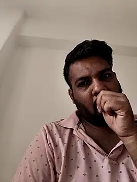 vinay smalldick online show from April 23, 2026, 2:51 am