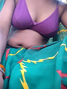 Snapshot of Hita_Grewal chatting on November 9, 2025, 2:04 am Hita Grewal online show from November 9, 2025, 2:04 am