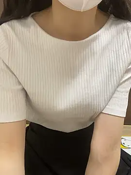 Snapshot of yayoi_jp chatting on June 14, 2026, 3:57 pm yayoi jp online show from June 14, 2026, 3:57 pm