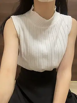Snapshot of yayoi_jp chatting on August 4, 2026, 3:49 pm yayoi jp online show from August 4, 2026, 3:49 pm