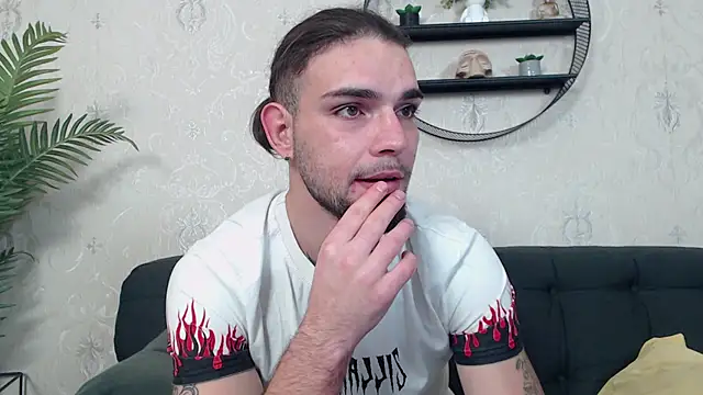 Snapshot of DanyelCarter chatting on November 19, 2025, 7:58 pm DanyelCarter online show from November 19, 2025, 7:58 pm