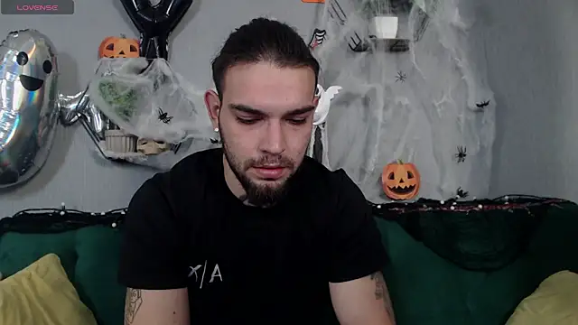 Snapshot of DanyelCarter chatting on October 27, 2025, 8:21 pm DanyelCarter online show from October 27, 2025, 8:21 pm