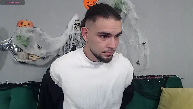 Snapshot of DanyelCarter chatting on October 31, 2025, 7:32 pm DanyelCarter online show from October 31, 2025, 7:32 pm