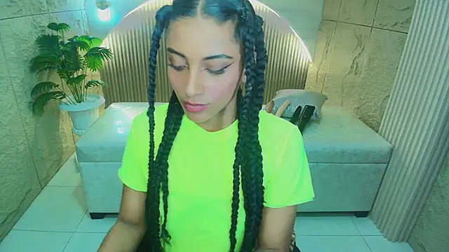 Snapshot of katty_berry_r chatting on September 22, 2025, 8:04 pm katty berry r online show from September 22, 2025, 8:04 pm
