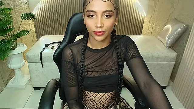 Snapshot of katty_berry_r chatting on September 17, 2025, 8:00 pm katty berry r online show from September 17, 2025, 8:00 pm