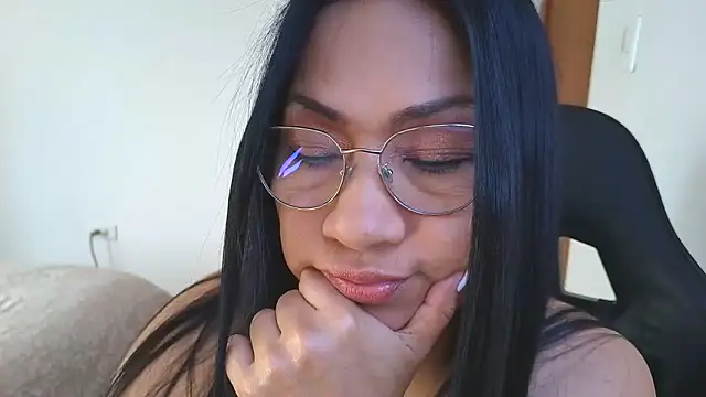 Snapshot of LissafeetHott chatting on June 7, 2026, 4:12 pm LissafeetHott online show from June 7, 2026, 4:12 pm