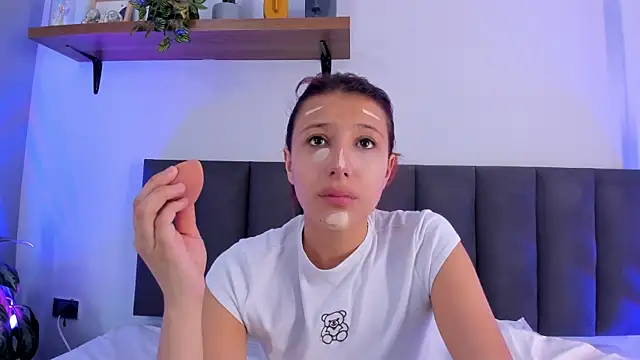 Snapshot of Cristalfoxy_ chatting on July 7, 2026, 8:56 pm Cristalfoxy online show from July 7, 2026, 8:56 pm