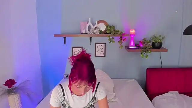 Cristalfoxy  online show from April 30, 2026, 8:57 pm