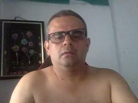 Katracho6969 online show from May 6, 2026, 5:28 pm