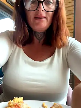 IrishmilfAnna online show from October 10, 2025, 10:49 am