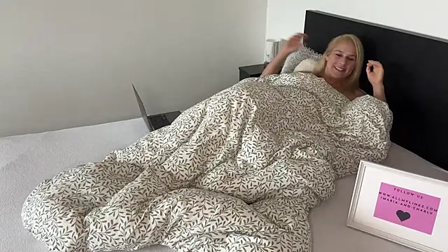 Maria-and-Charly online show from October 27, 2025, 1:45 pm