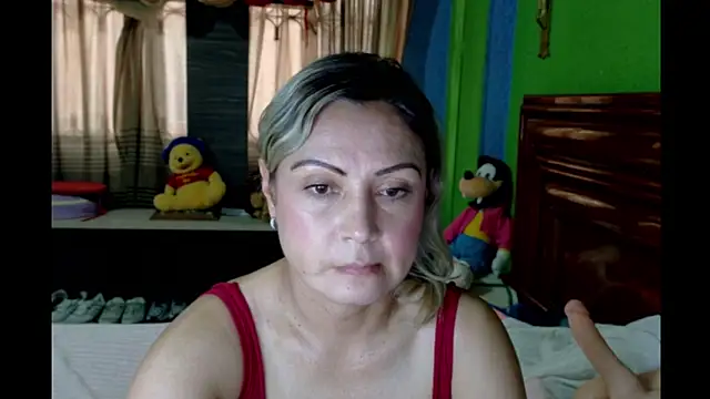  Charlize theron  online show from April 23, 2026, 10:44 pm