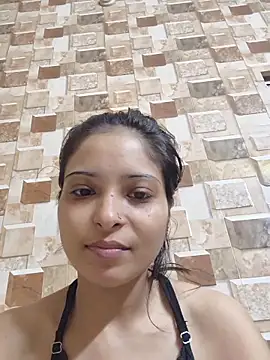 QUEEN-ADITI online show from November 20, 2025, 6:19 pm