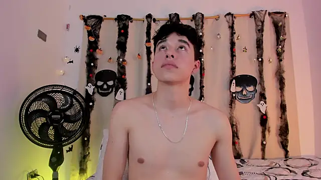 mrhot night online show from October 22, 2025, 11:36 pm