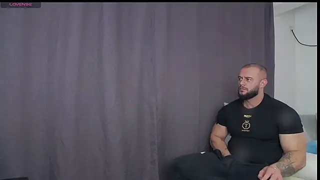 Snapshot of RickyMiami1 chatting on November 15, 2025, 12:31 pm RickyMiami1 online show from November 15, 2025, 12:31 pm