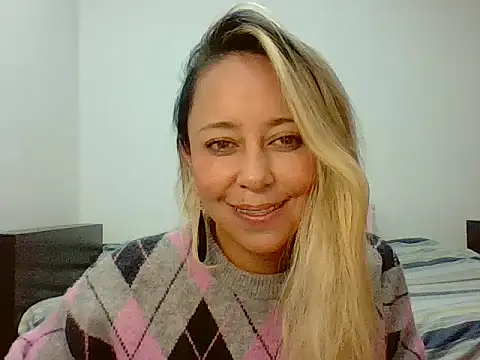 Snapshot of leah_susman chatting on October 22, 2025, 2:11 am leah susman online show from October 22, 2025, 2:11 am