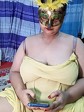 Snapshot of Tanisha-Chy chatting on July 3, 2026, 5:30 pm Tanisha-Chy online show from July 3, 2026, 5:30 pm